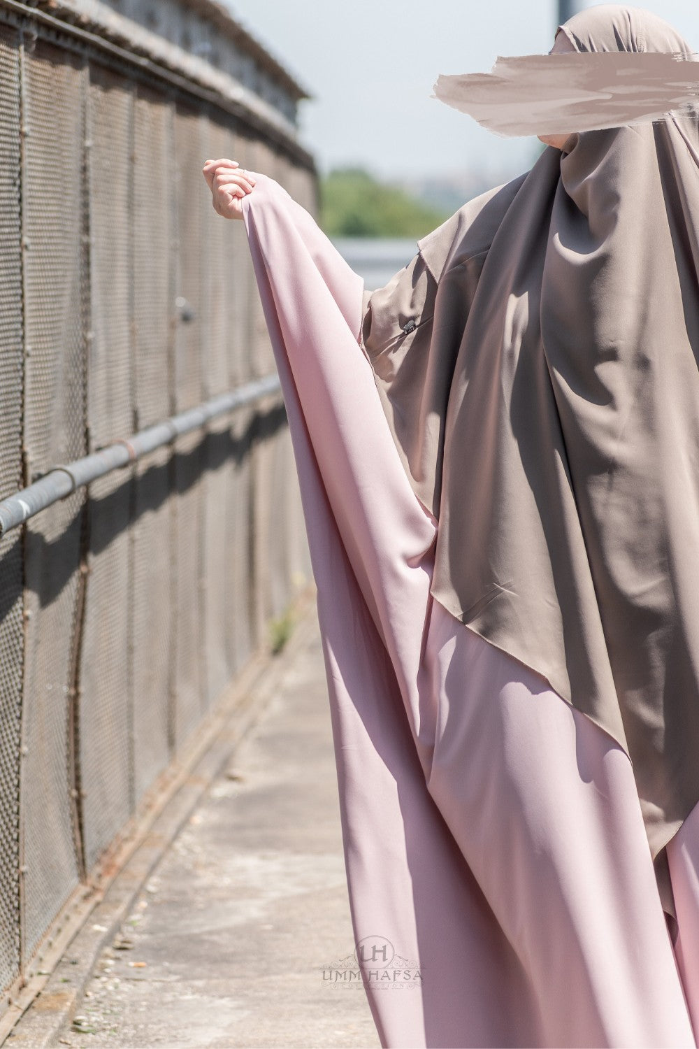 Abaya papillon Umm Hafsa