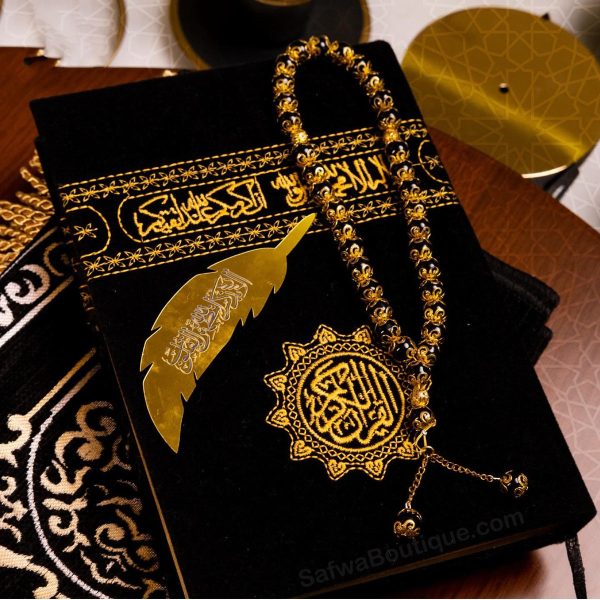 Coran Kaaba Arabe – Couverture Velours Noir Brodée Or – Mushaf Uthmani – Hafs – 14 × 20 cm
