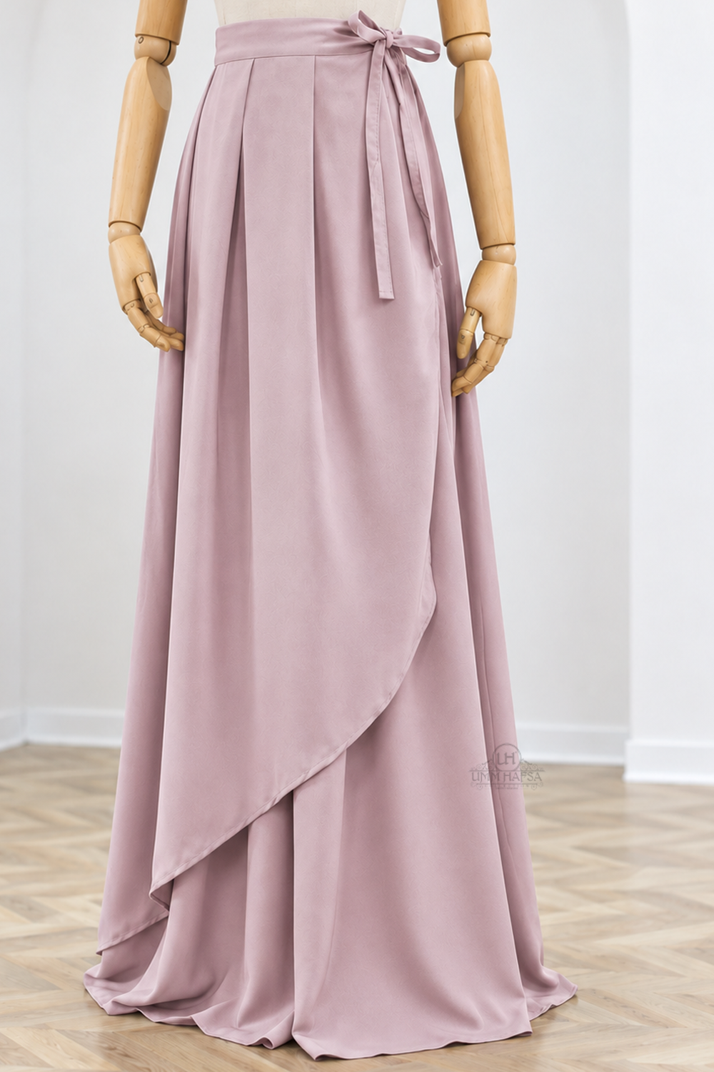 Jupe Portefeuille by Umm Hafsa – Longue, Ample et Fluide – Woolpeach Premium