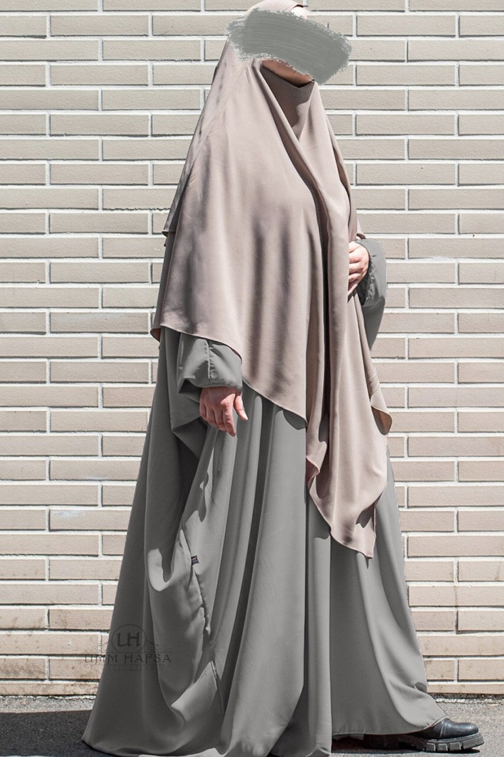 Abaya papillon Umm Hafsa