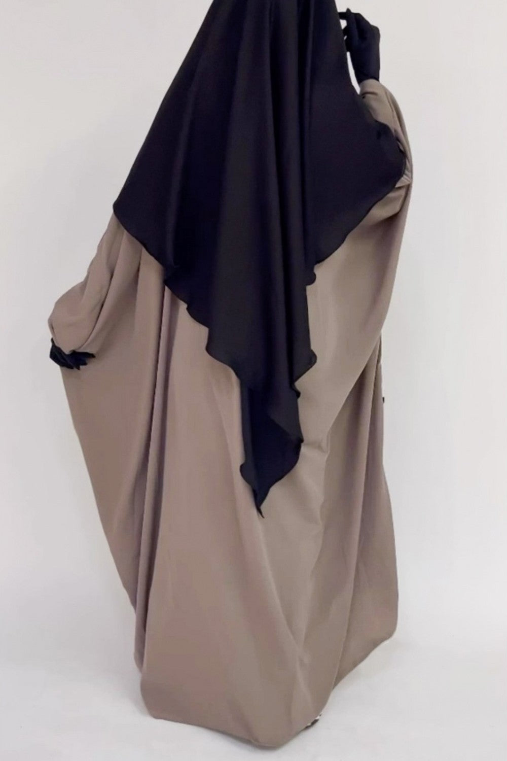 Abaya papillon Umm Hafsa