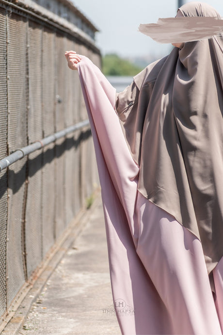 Abaya papillon Umm Hafsa