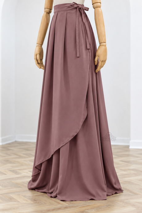 Jupe Portefeuille by Umm Hafsa – Longue, Ample et Fluide – Woolpeach Premium