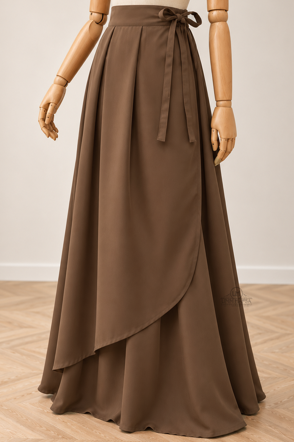 Jupe Portefeuille by Umm Hafsa – Longue, Ample et Fluide – Woolpeach Premium
