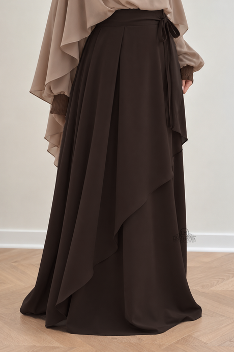 Jupe Portefeuille by Umm Hafsa – Longue, Ample et Fluide – Woolpeach Premium